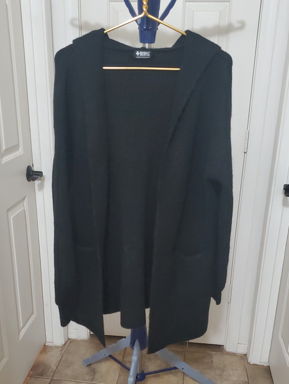 Beyle Black Hooded Open-Front Cardigan Sweater
